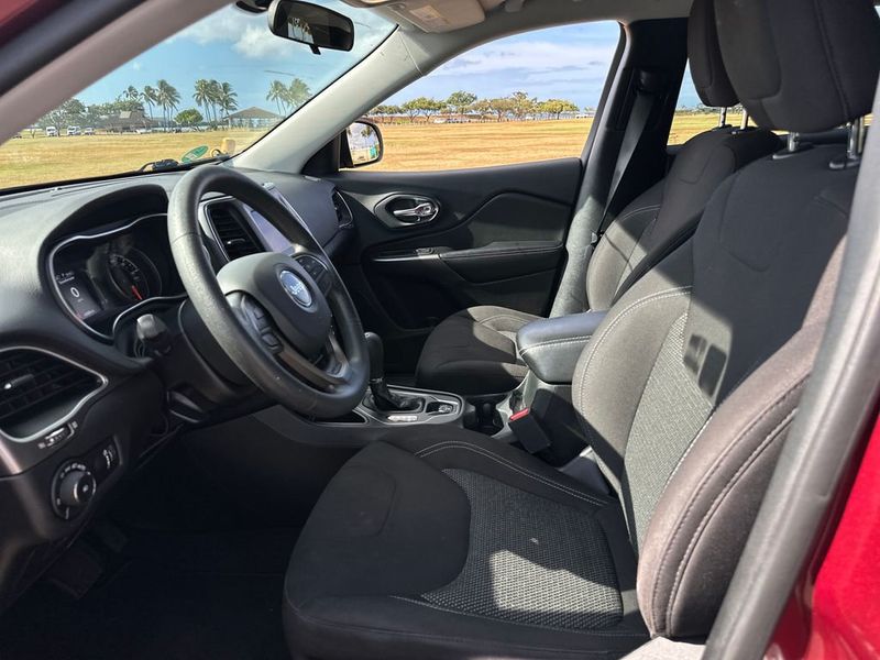 2019 Jeep Cherokee Latitude FWD - 23055089 - 12