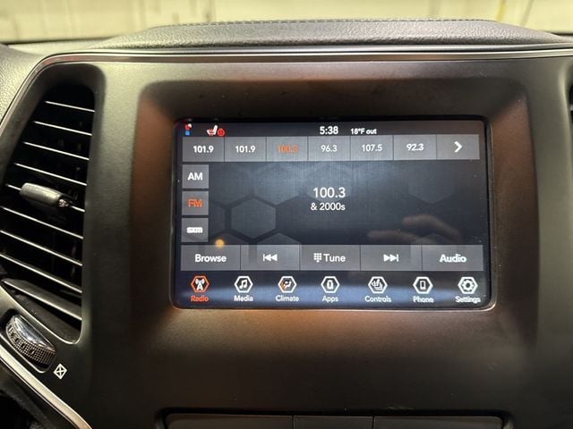 2019 Jeep Cherokee Latitude FWD - 22977550 - 16