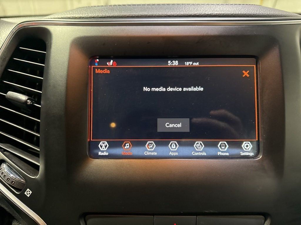 2019 Jeep Cherokee Latitude FWD - 22977550 - 17