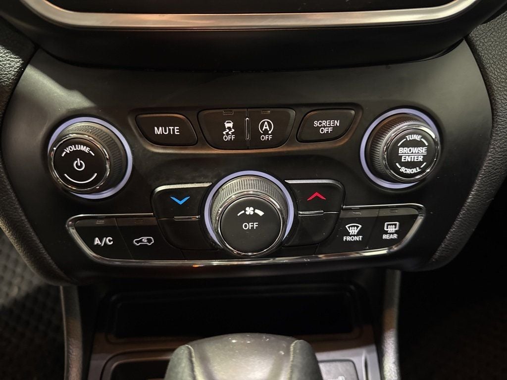 2019 Jeep Cherokee Latitude FWD - 22977550 - 21