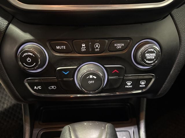 2019 Jeep Cherokee Latitude FWD - 22977550 - 21