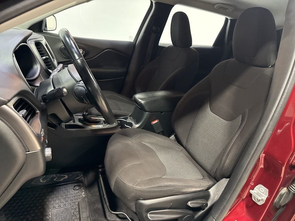 2019 Jeep Cherokee Latitude FWD - 22977550 - 24