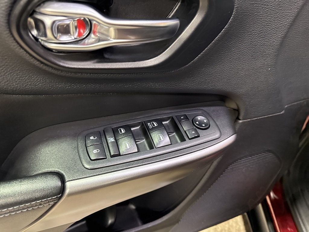 2019 Jeep Cherokee Latitude FWD - 22977550 - 26