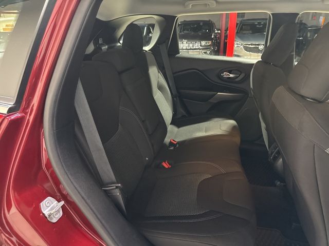 2019 Jeep Cherokee Latitude FWD - 22977550 - 34