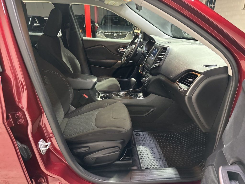 2019 Jeep Cherokee Latitude FWD - 22977550 - 36