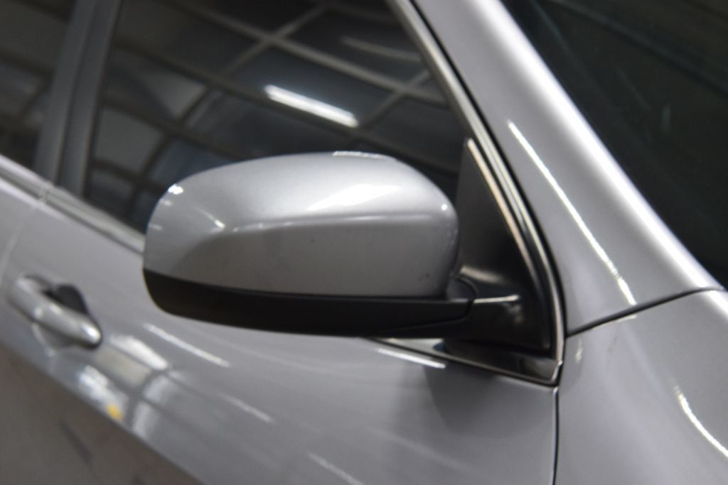 2019 Jeep Cherokee Latitude FWD - 23000741 - 16