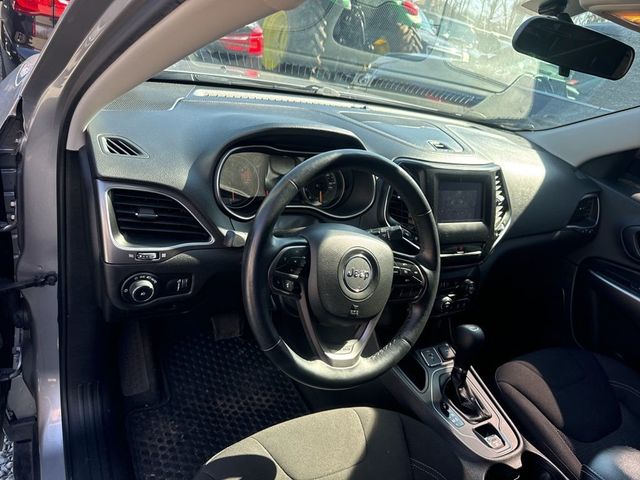 2019 Jeep Cherokee Latitude FWD - 23000741 - 18