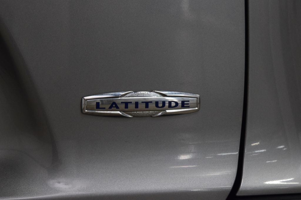 2019 Jeep Cherokee Latitude FWD - 23000741 - 21