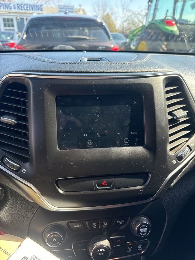 2019 Jeep Cherokee Latitude FWD - 23000741 - 22