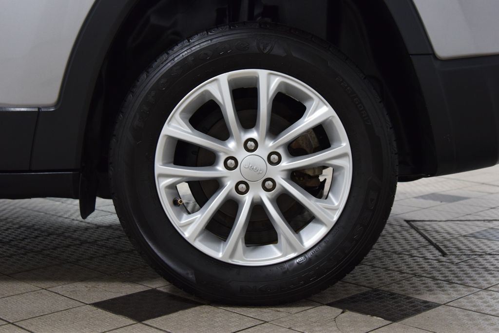 2019 Jeep Cherokee Latitude FWD - 23000741 - 23