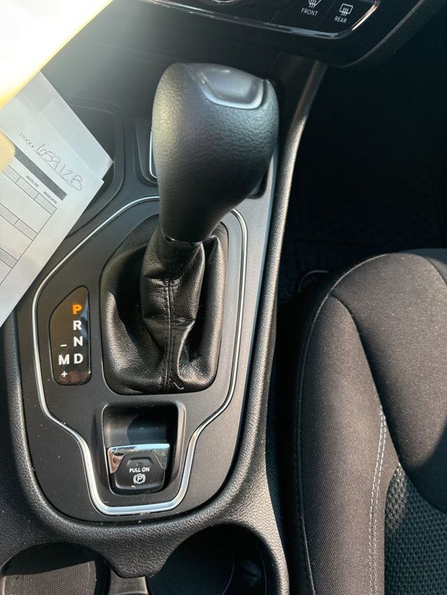 2019 Jeep Cherokee Latitude FWD - 23000741 - 23