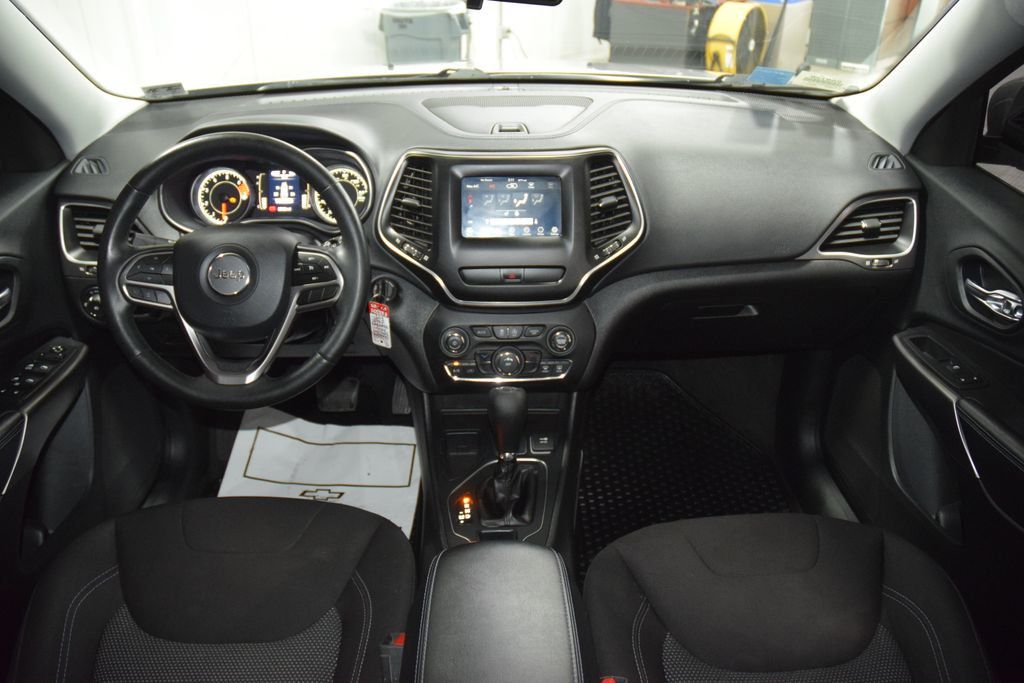 2019 Jeep Cherokee Latitude FWD - 23000741 - 27