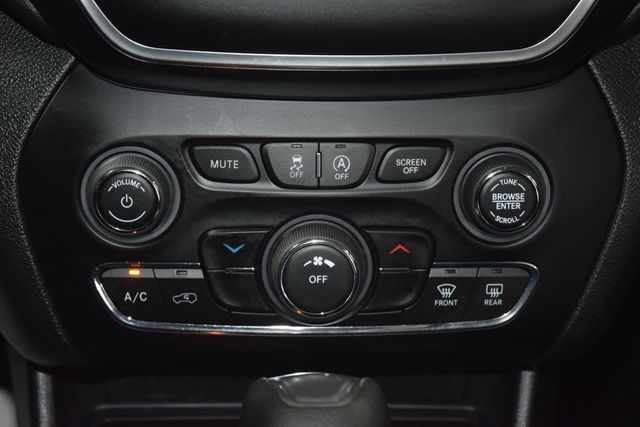 2019 Jeep Cherokee Latitude FWD - 23000741 - 29