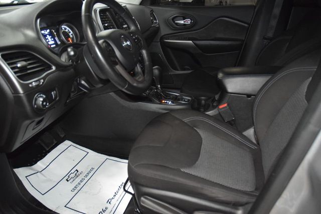 2019 Jeep Cherokee Latitude FWD - 23000741 - 34