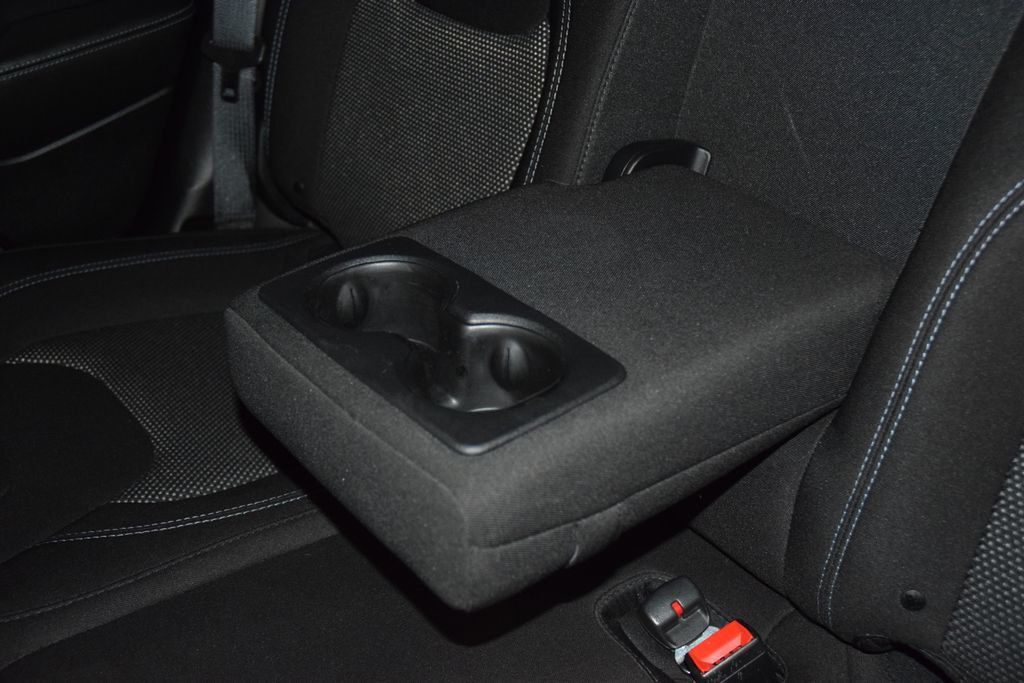 2019 Jeep Cherokee Latitude FWD - 23000741 - 37