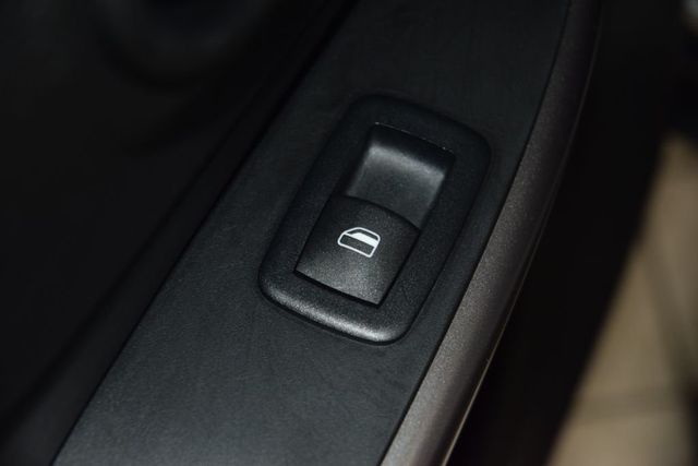 2019 Jeep Cherokee Latitude FWD - 23000741 - 39
