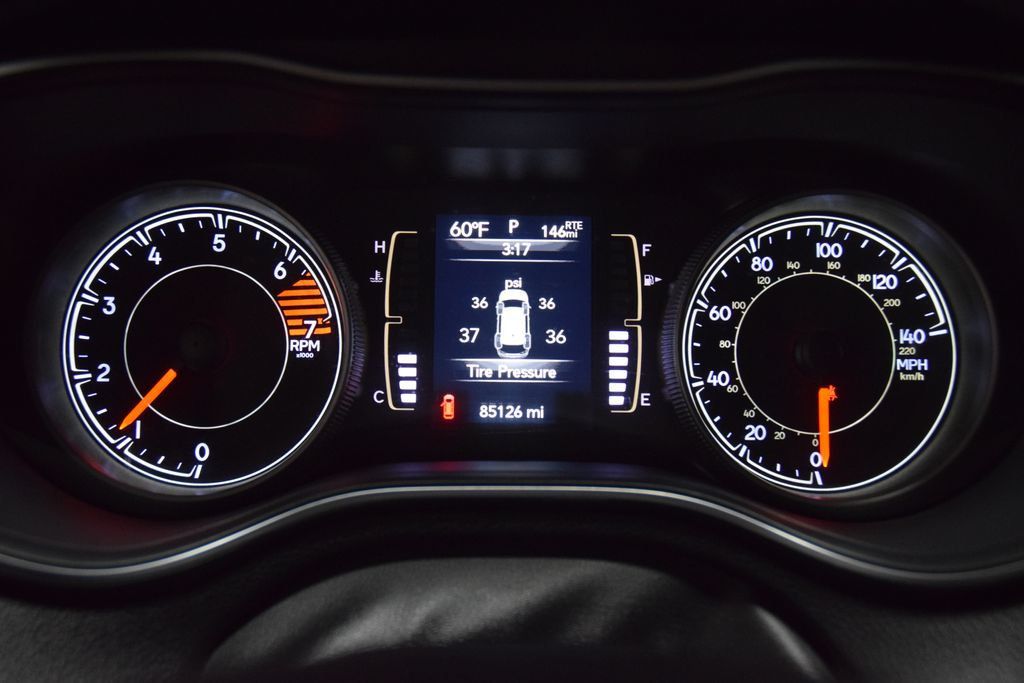 2019 Jeep Cherokee Latitude FWD - 23000741 - 44