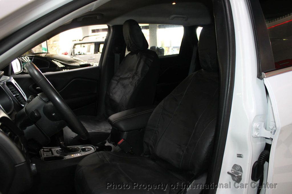 2019 Jeep Cherokee Latitude FWD - 22939710 - 9