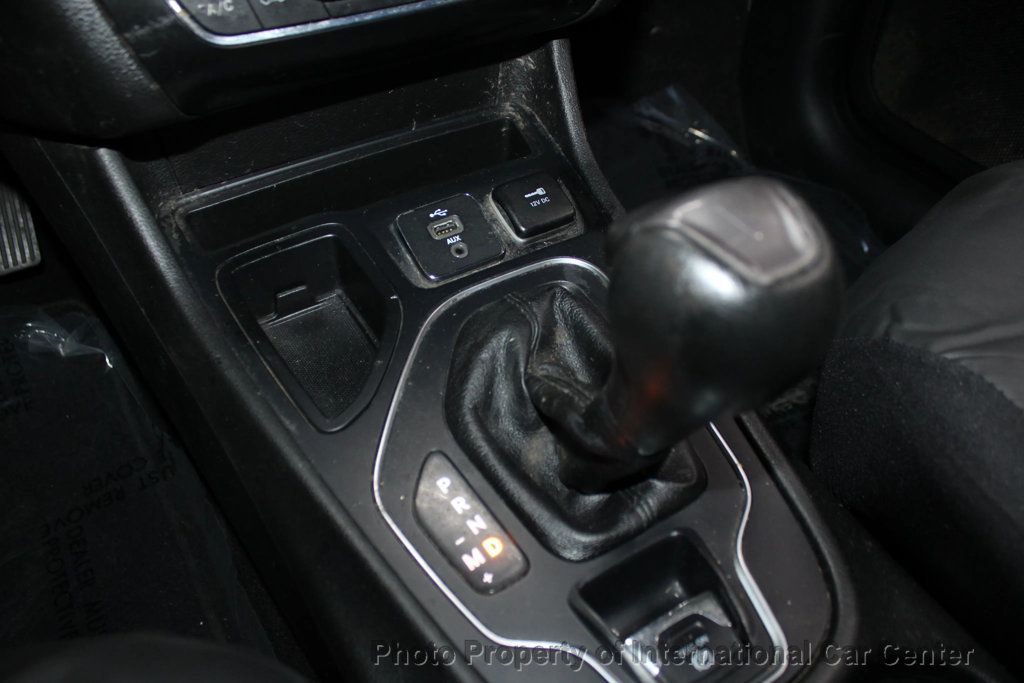 2019 Jeep Cherokee Latitude FWD - 22939710 - 16