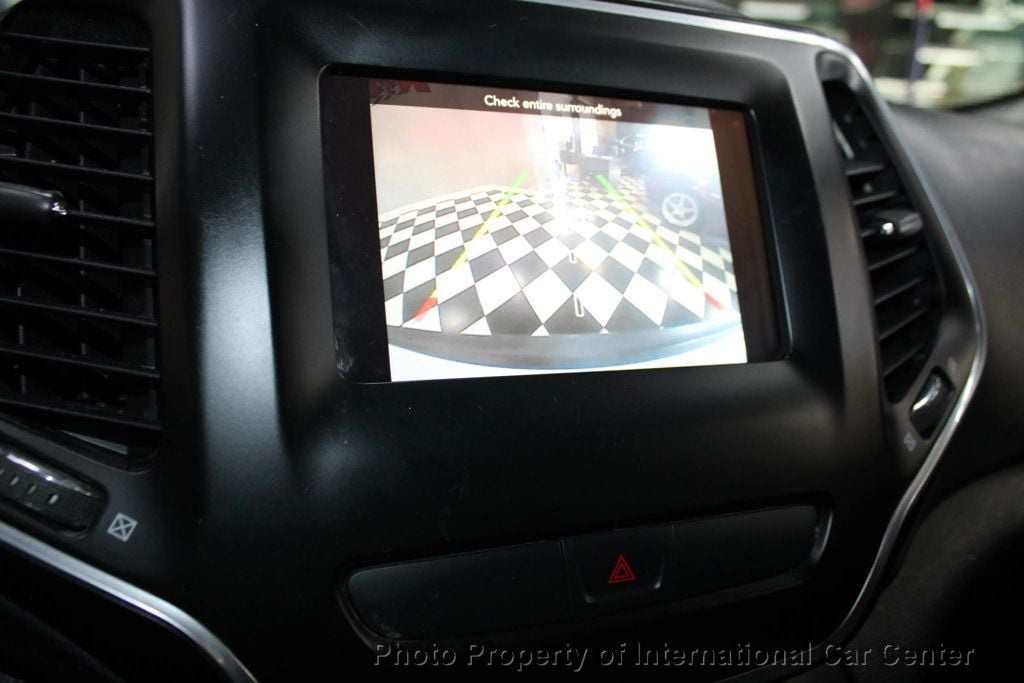 2019 Jeep Cherokee Latitude FWD - 22939710 - 17