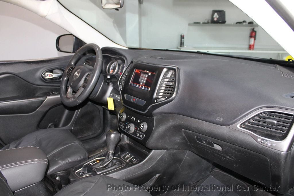 2019 Jeep Cherokee Latitude FWD - 22939710 - 29