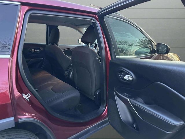 2019 Jeep Cherokee Latitude FWD - 22945844 - 17