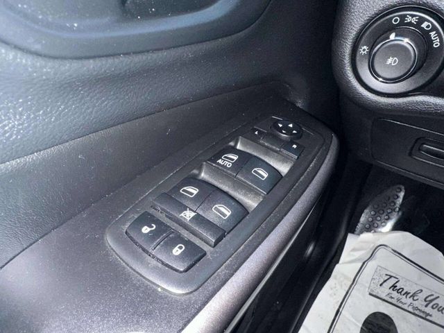 2019 Jeep Cherokee Latitude FWD - 22945844 - 26