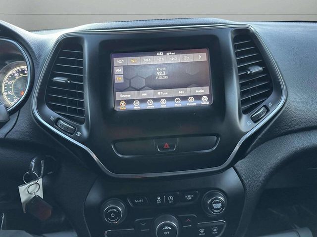 2019 Jeep Cherokee Latitude FWD - 22945844 - 28