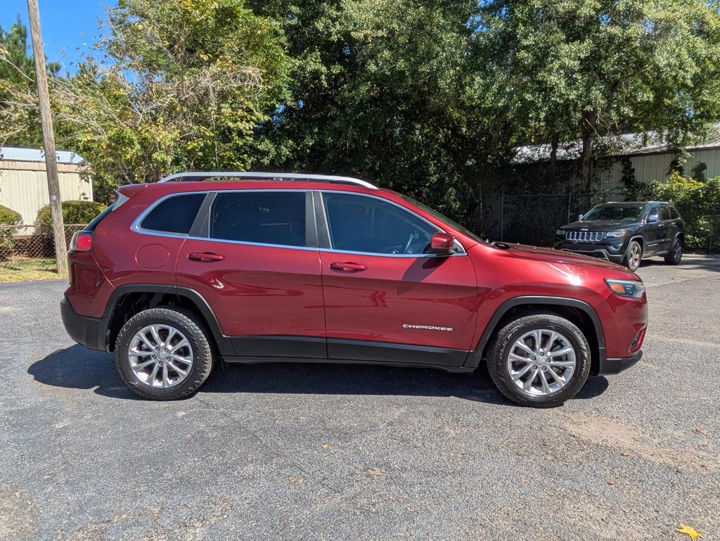 2019 Jeep Cherokee Latitude photo 2