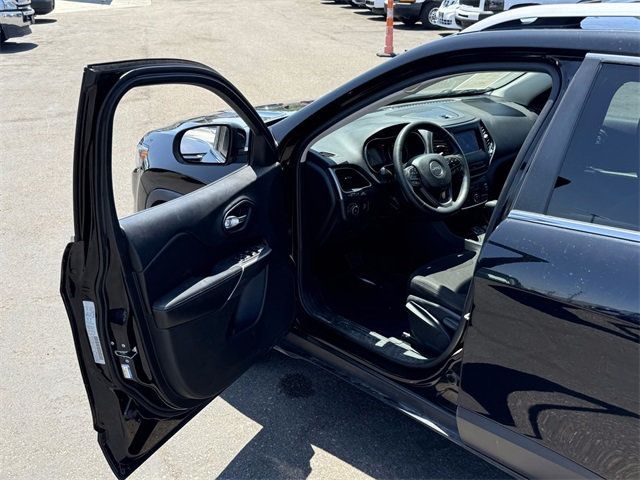 2019 Jeep Cherokee Latitude FWD - 22457938 - 38