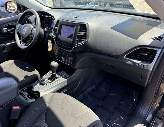 2019 Jeep Cherokee Latitude FWD - 22457938 - 4