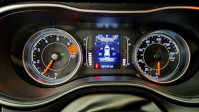 2019 Jeep Cherokee Latitude FWD w/ Heated Seats, Remote Start & Alloy Wheels - 23093264 - 13
