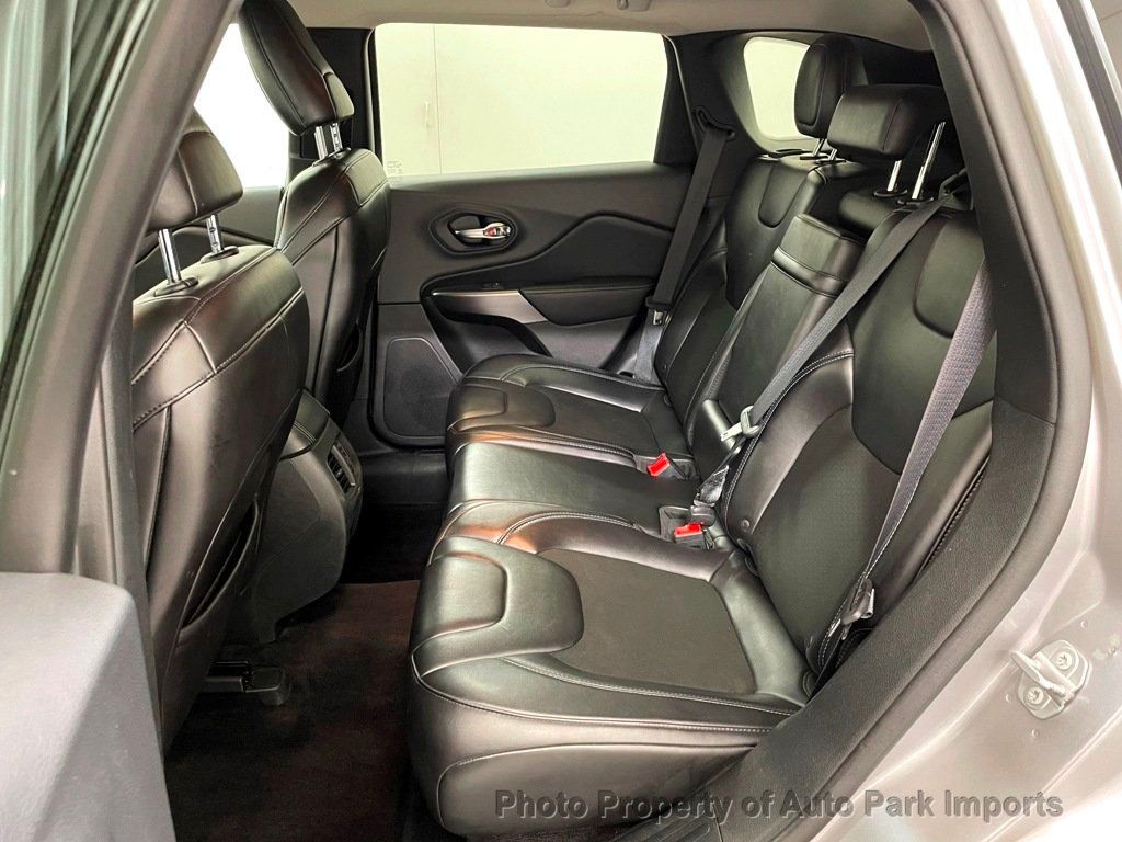 2019 Jeep Cherokee Latitude Plus 4x4 - 22027589 - 21