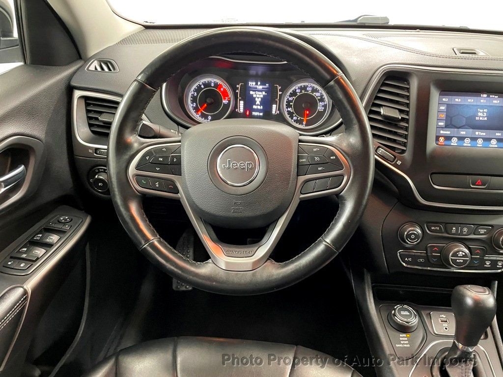 2019 Jeep Cherokee Latitude Plus 4x4 - 22027589 - 29