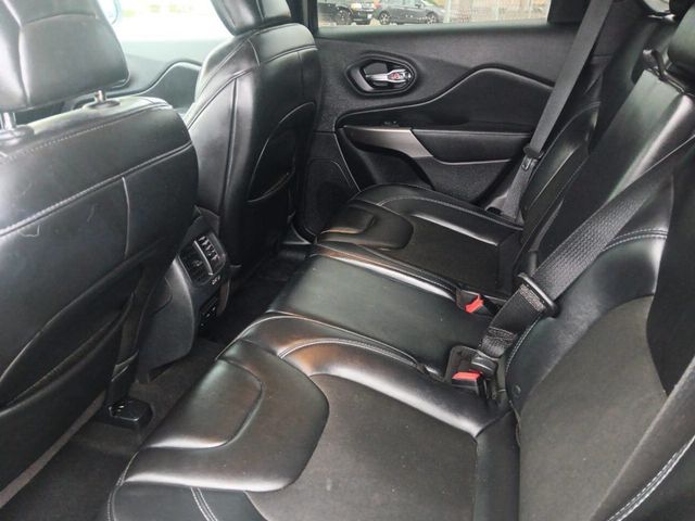 2019 Jeep Cherokee Latitude Plus 4x4 - 22925841 - 5