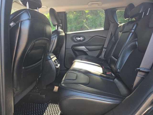 2019 Jeep Cherokee Latitude Plus 4x4 - 23019040 - 9