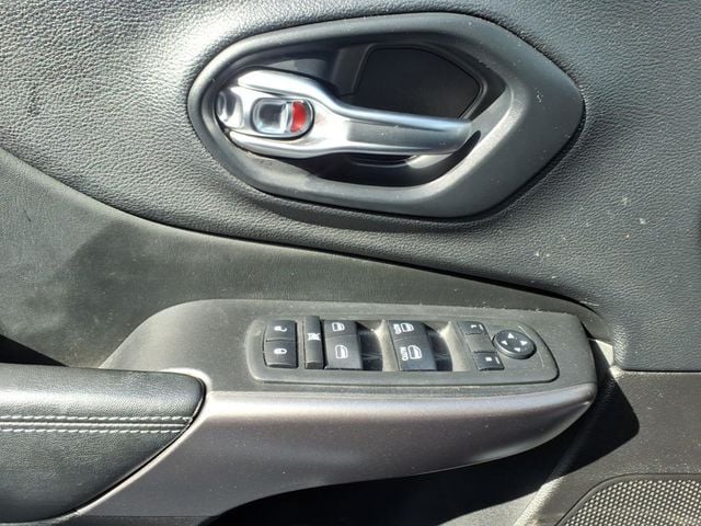 2019 Jeep Cherokee Latitude Plus 4x4 - 22989145 - 15