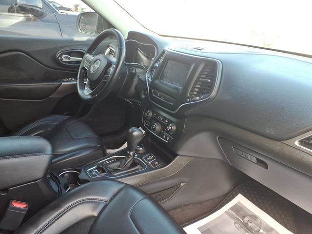 2019 Jeep Cherokee Latitude Plus 4x4 - 22989145 - 19