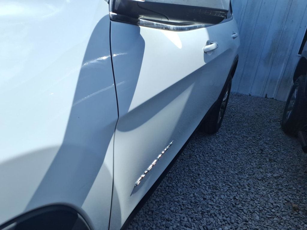 2019 Jeep Cherokee Latitude Plus 4x4 - 22989145 - 4