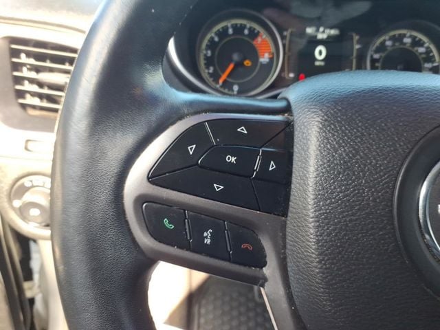 2019 Jeep Cherokee Latitude Plus 4x4 - 22989145 - 7