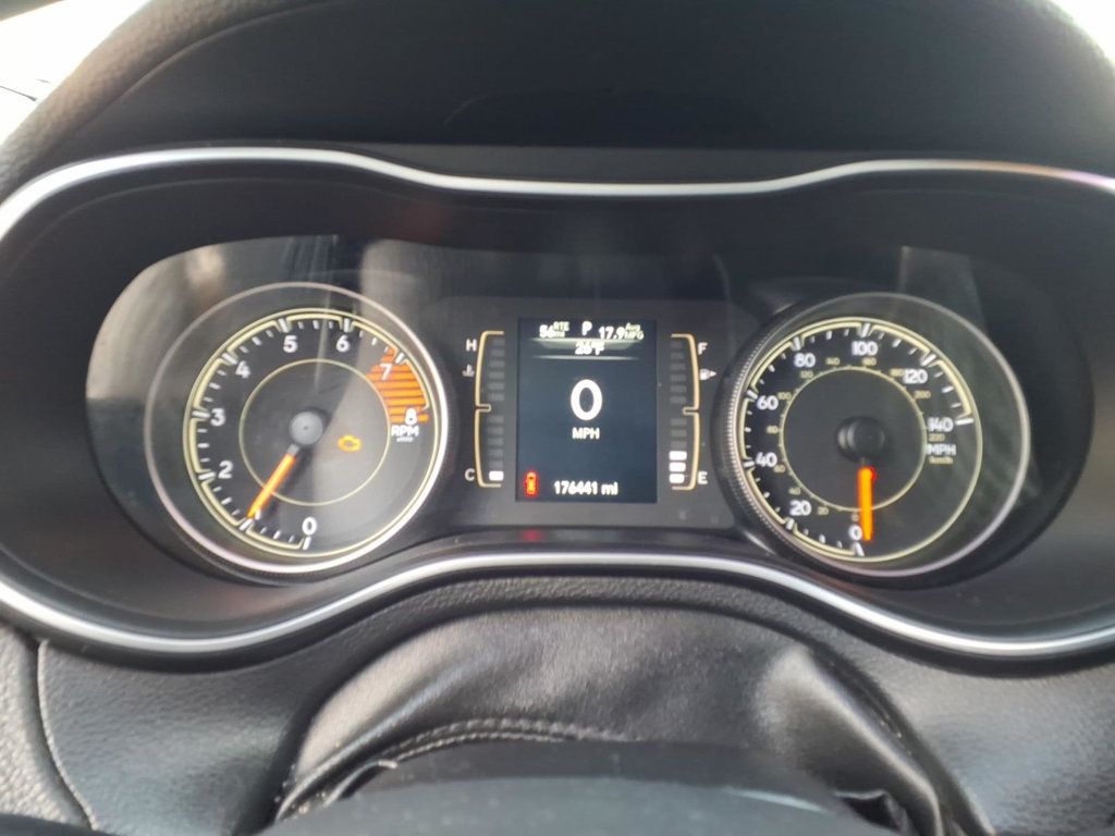 2019 Jeep Cherokee Latitude Plus 4x4 - 22989145 - 8