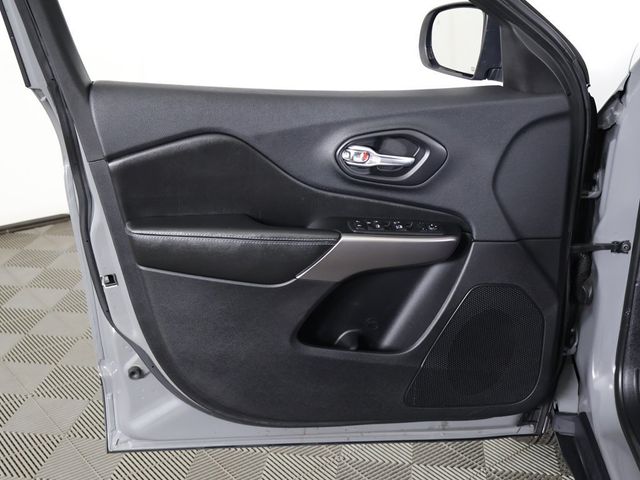 2019 Jeep Cherokee Latitude Plus 4x4 - 22941056 - 17