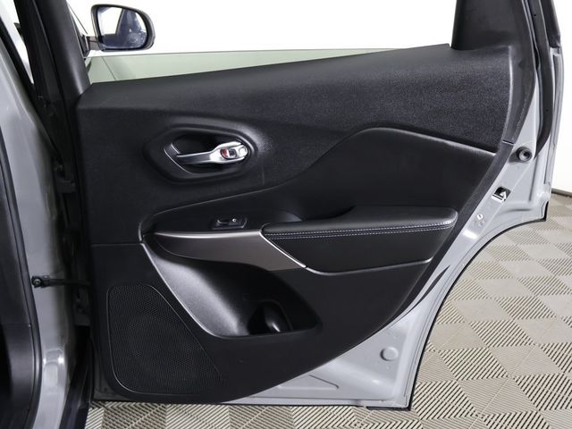 2019 Jeep Cherokee Latitude Plus 4x4 - 22941056 - 20