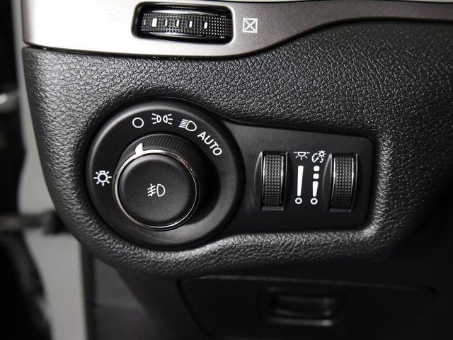 2019 Jeep Cherokee Latitude Plus 4x4 - 22941056 - 33