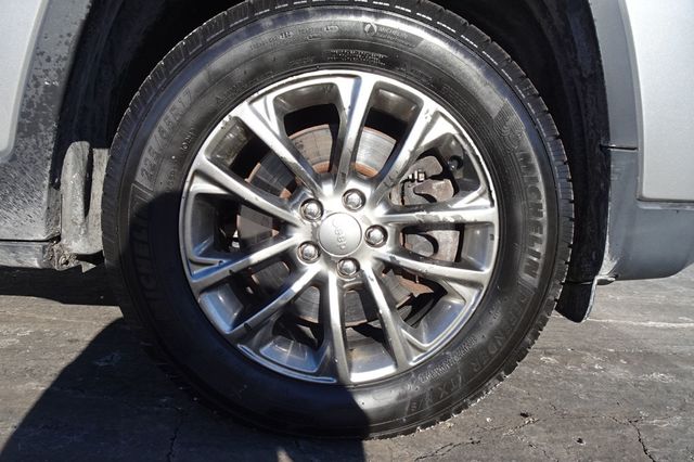 2019 Jeep Cherokee Latitude Plus 4x4 - 22955780 - 9