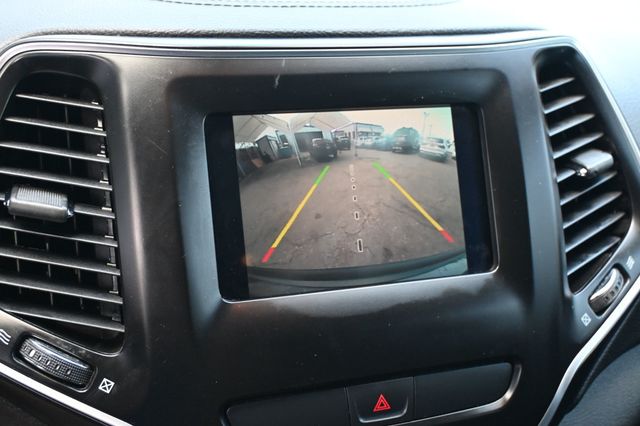 2019 Jeep Cherokee Latitude Plus FWD - 23033455 - 10
