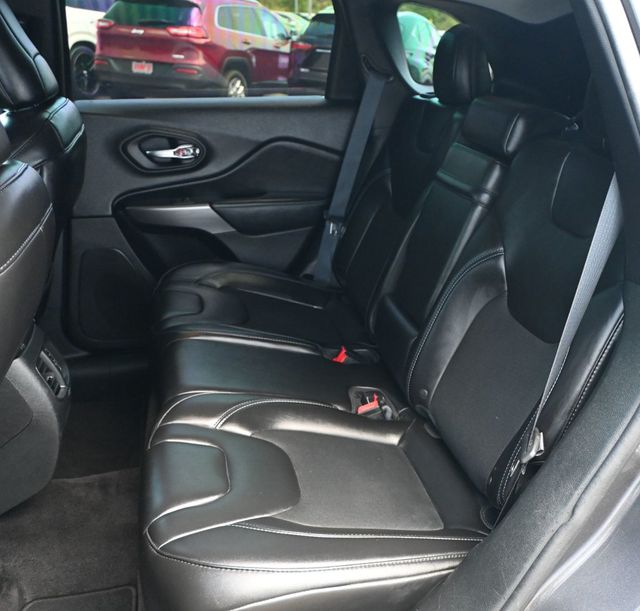 2019 Jeep Cherokee Latitude Plus FWD - 23033455 - 13