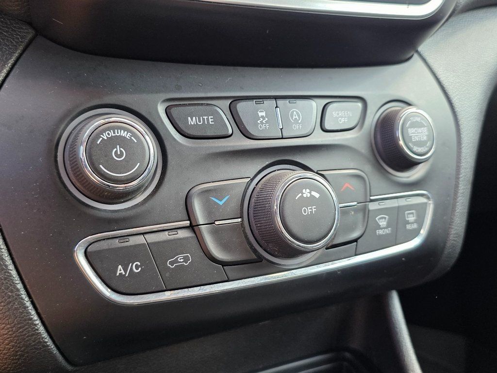 2019 Jeep Cherokee Latitude Plus FWD - 22929686 - 24