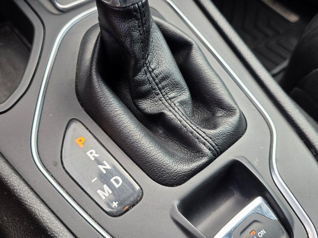 2019 Jeep Cherokee Latitude Plus FWD - 22929686 - 27