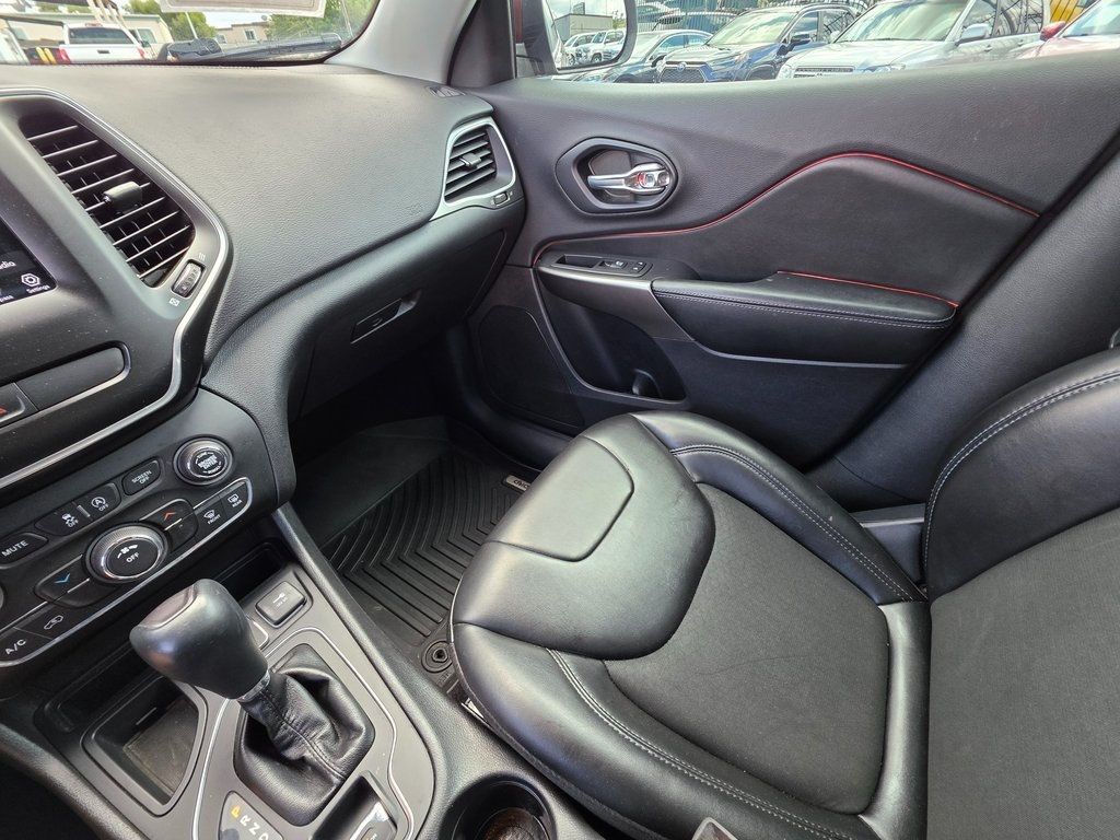2019 Jeep Cherokee Latitude Plus FWD - 22929686 - 30